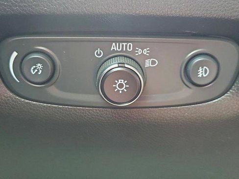 Used 2021 Chevrolet Traverse Premier w/ Redline Edition FWD image 24