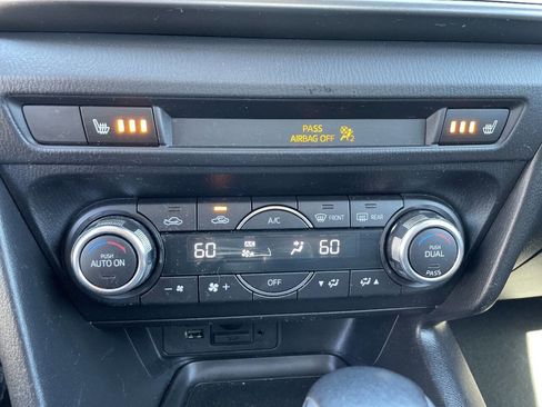 Used 2017 MAZDA MAZDA3 Grand Touring image 13