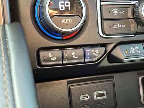 Used 2022 Chevrolet Tahoe High Country AWD/4WD image 38