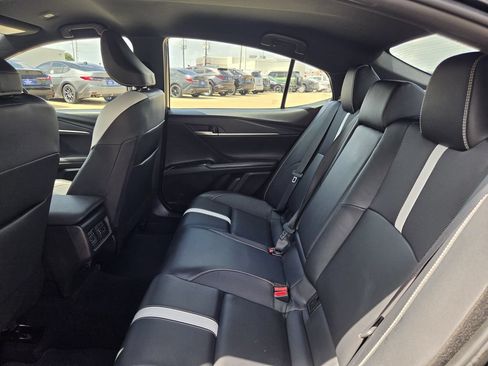 Used 2025 Toyota Camry SE FWD image 29