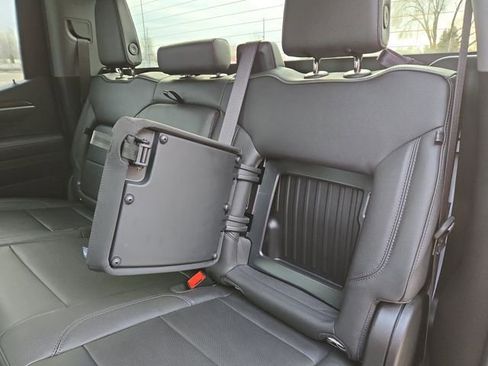 Used 2026 GMC Sierra 1500 SLT image 32