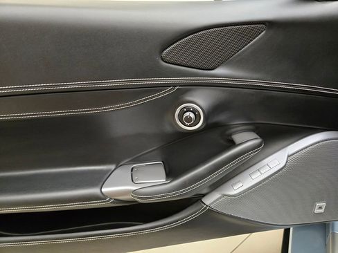 Used 2022 Ferrari Portofino M RWD image 32