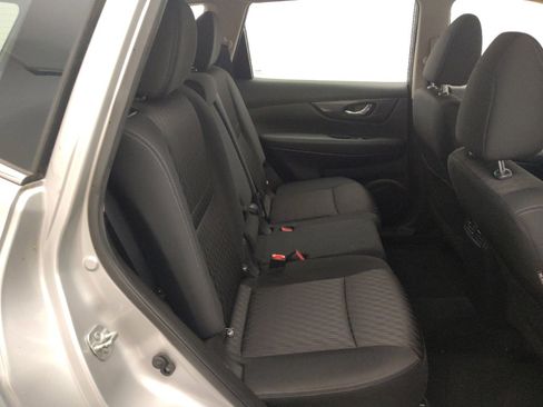 Used 2018 Nissan Rogue S FWD image 19