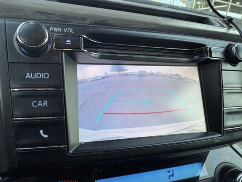 Used 2018 Toyota RAV4 LE Plus image 33