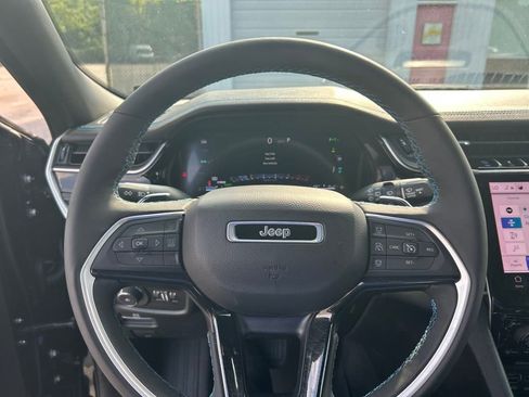 New 2024 Jeep Grand Cherokee Trailhawk w/ Luxury Tech Group III image 14