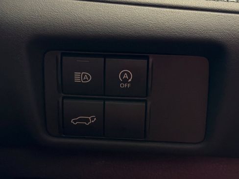 Used 2025 Toyota Highlander XSE AWD/4WD image 32