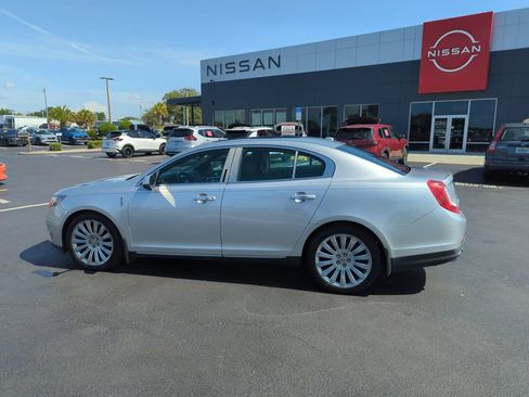 Used 2013 Lincoln MKS FWD image 10