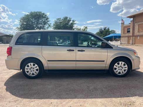 Used 2013 Dodge Grand Caravan American Value Package FWD image 8