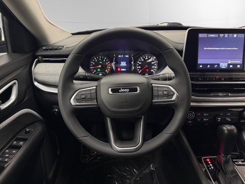 Used 2022 Jeep Compass Latitude AWD/4WD image 12