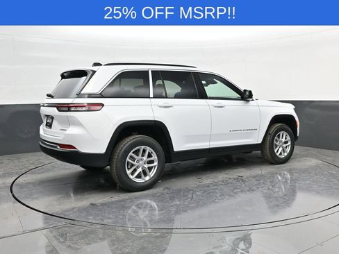 New 2025 Jeep Grand Cherokee Laredo X w/ Luxury Tech Group I AWD/4WD image 7