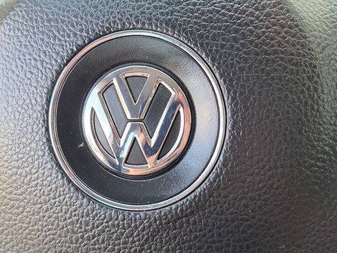 Used 2010 Volkswagen CC Sport FWD image 27