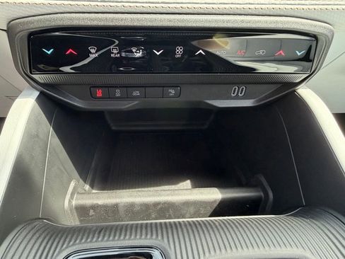 New 2026 Jeep Cherokee Limited image 19