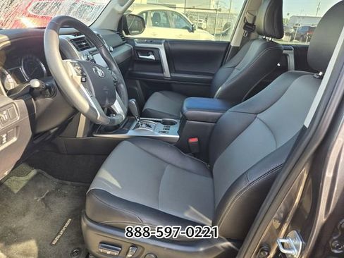 Used 2018 Toyota 4Runner SR5 Premium image 13