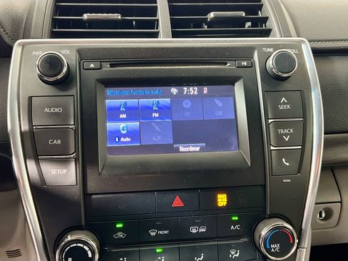 Used 2015 Toyota Camry LE image 27