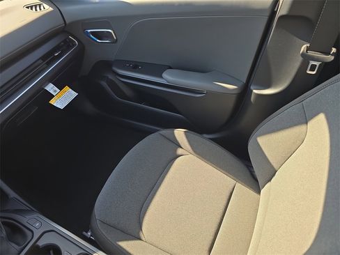 New 2025 Kia K4 LXS image 17