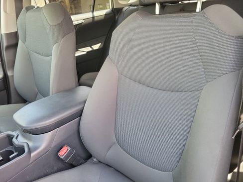 Used 2025 Toyota RAV4 LE AWD/4WD image 6