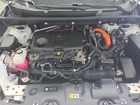 Used 2021 Toyota RAV4 XLE AWD/4WD image 24
