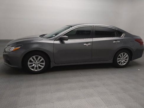 Used 2018 Nissan Altima 2.5 S w/ S Convenience Package FWD image 2