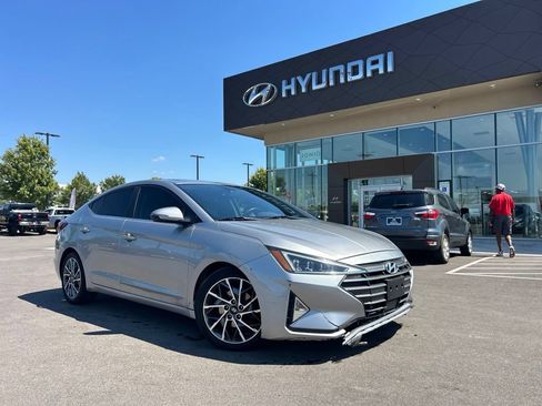 Used 2020 Hyundai Elantra Limited w/ Ultimate Package 03 FWD image 3