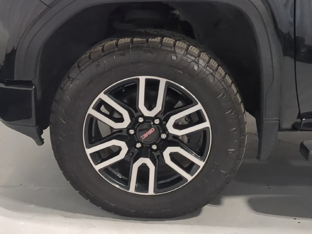 Used 2020 GMC Sierra 1500 AT4 w/ AT4 Premium Package AWD/4WD image 17