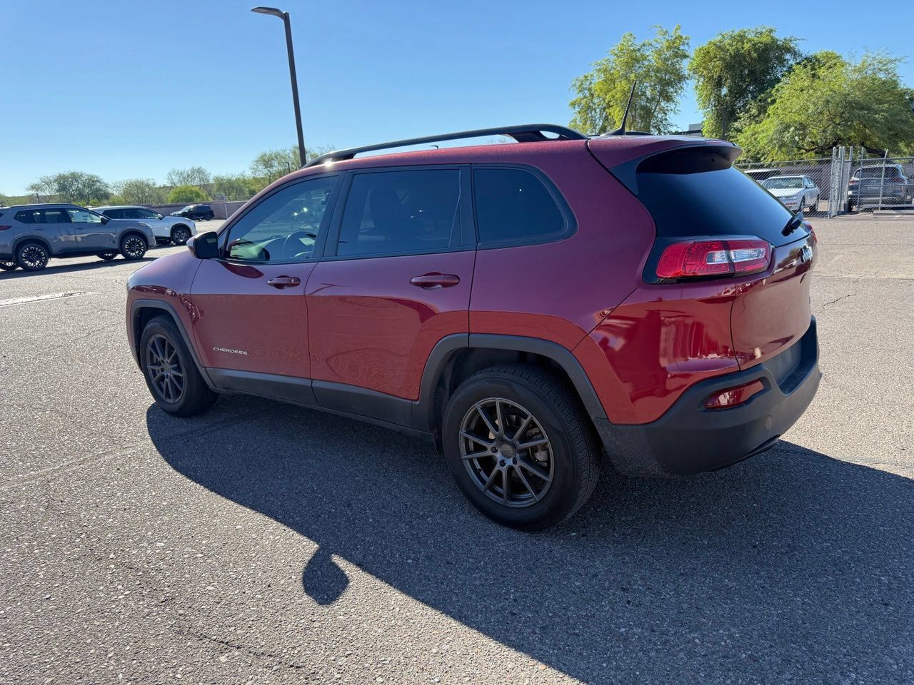 Used 2017 Jeep Cherokee Latitude FWD image 7