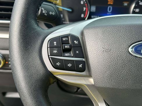 Used 2022 Ford Explorer XLT w/ Equipment Group 202A image 22