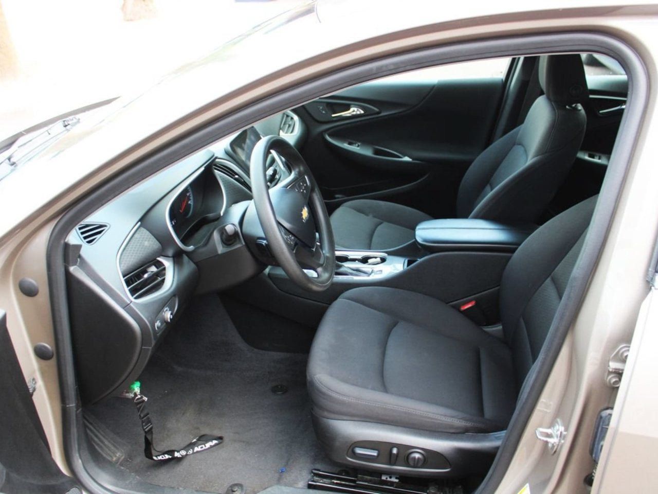 Used 2023 Chevrolet Malibu LT FWD image 11