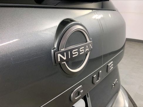 Used 2025 Nissan Rogue SV AWD/4WD image 29