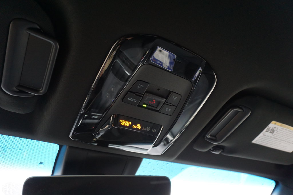 Used 2022 Toyota Venza XLE AWD/4WD image 34