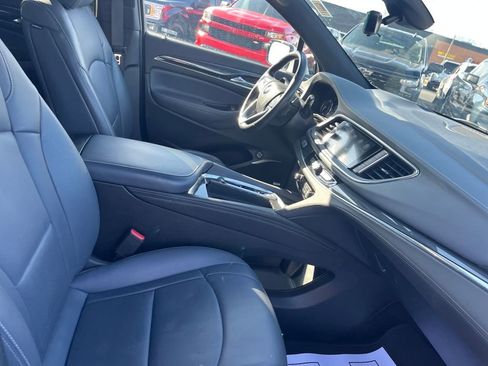 Used 2024 Buick Enclave Premium image 32