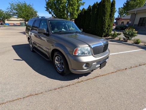 Used 2004 Lincoln Navigator Luxury AWD/4WD image 7