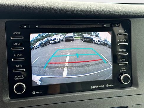 Used 2018 Toyota Sienna LE FWD image 21
