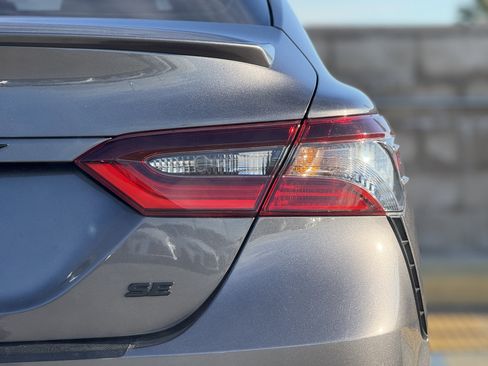 Used 2024 Toyota Camry SE image 12