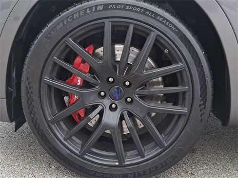 Used 2019 Maserati Levante GTS image 9
