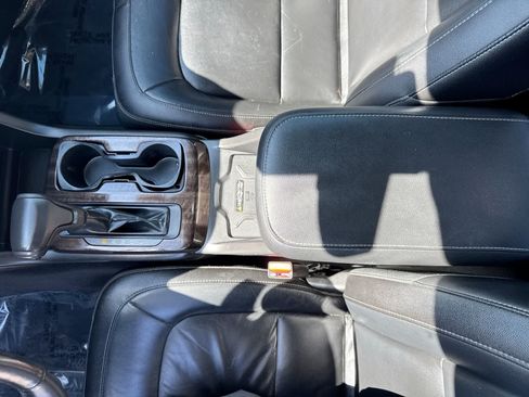 Used 2019 GMC Canyon SLT w/ Driver Alert Package RWD image 34
