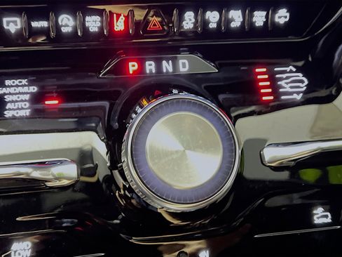 Used 2024 Jeep Grand Wagoneer Series III w/ Quick Order Packagew 28T image 24