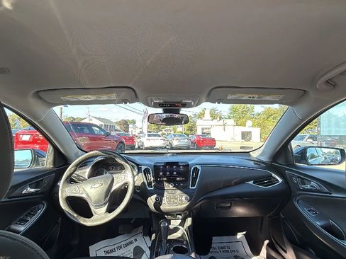 Used 2020 Chevrolet Malibu LT image 18