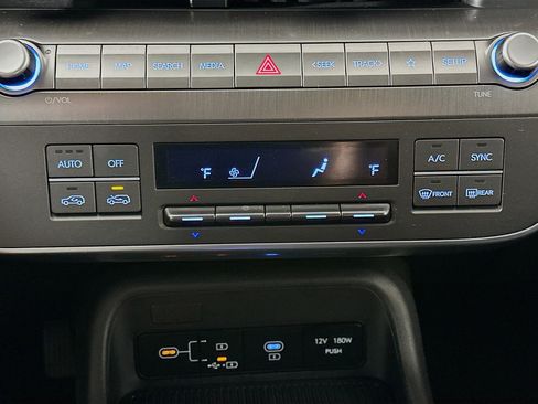 Used 2025 Hyundai Kona SEL image 23