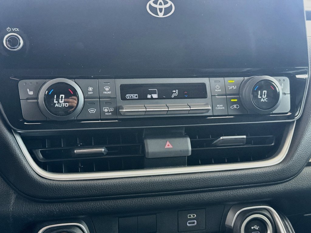 Used 2024 Toyota Grand Highlander AWD image 15