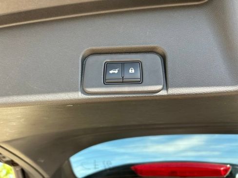 Used 2022 Nissan Rogue Platinum w/ Head-Up Display Package FWD image 10