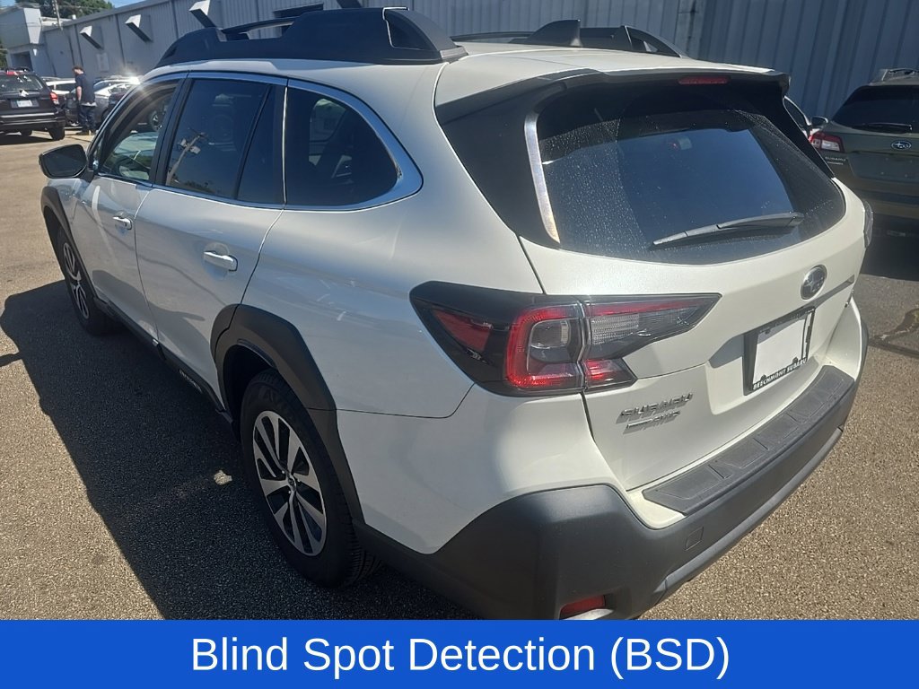 Used 2023 Subaru Outback Premium AWD/4WD image 5