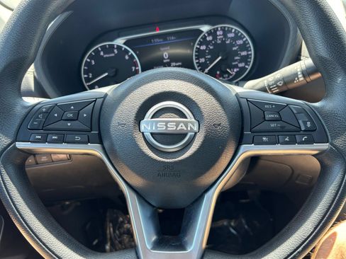 Used 2025 Nissan Sentra SV FWD image 25
