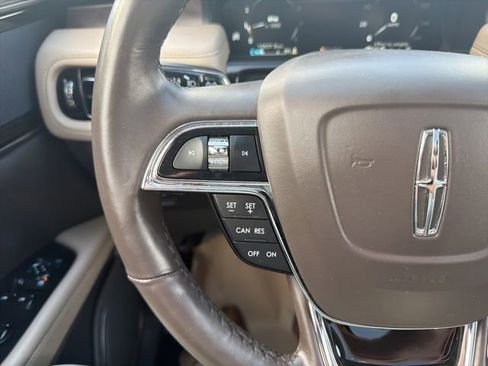 Used 2023 Lincoln Nautilus Reserve AWD/4WD image 28