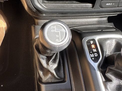 Used 2019 Jeep Wrangler Sport image 18