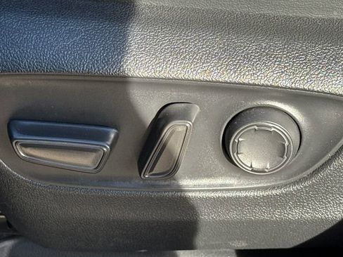 Used 2025 Toyota Sienna XLE Woodland Edition image 24