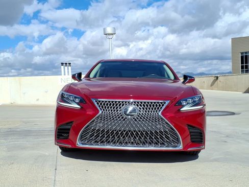Used 2018 Lexus LS 500 image 2