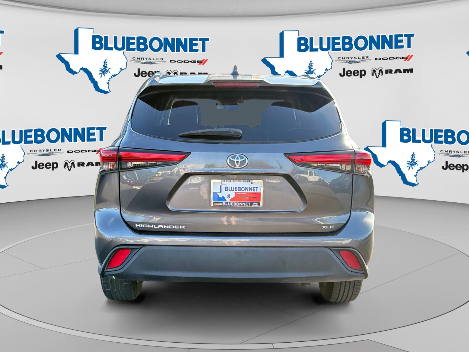 Used 2021 Toyota Highlander XLE FWD image 6