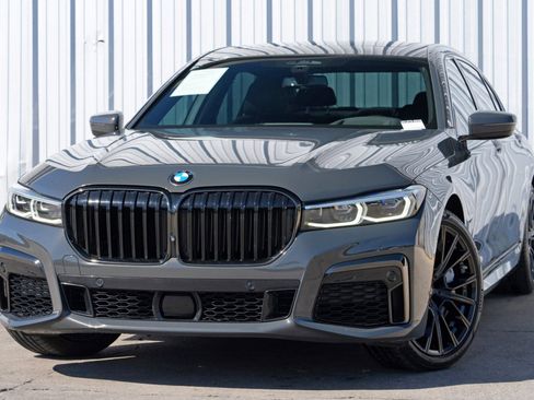 Used 2022 BMW 750i xDrive w/ M Sport Package image 3