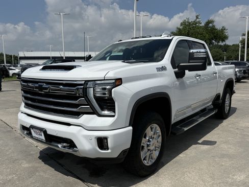 Used 2024 Chevrolet Silverado 2500 High Country AWD/4WD image 8