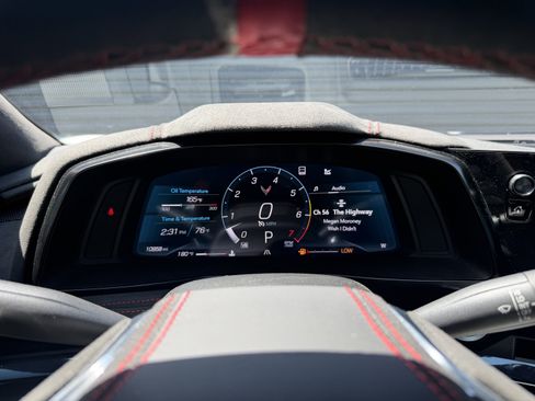 Used 2023 Chevrolet Corvette Stingray Premium Conv RWD image 19